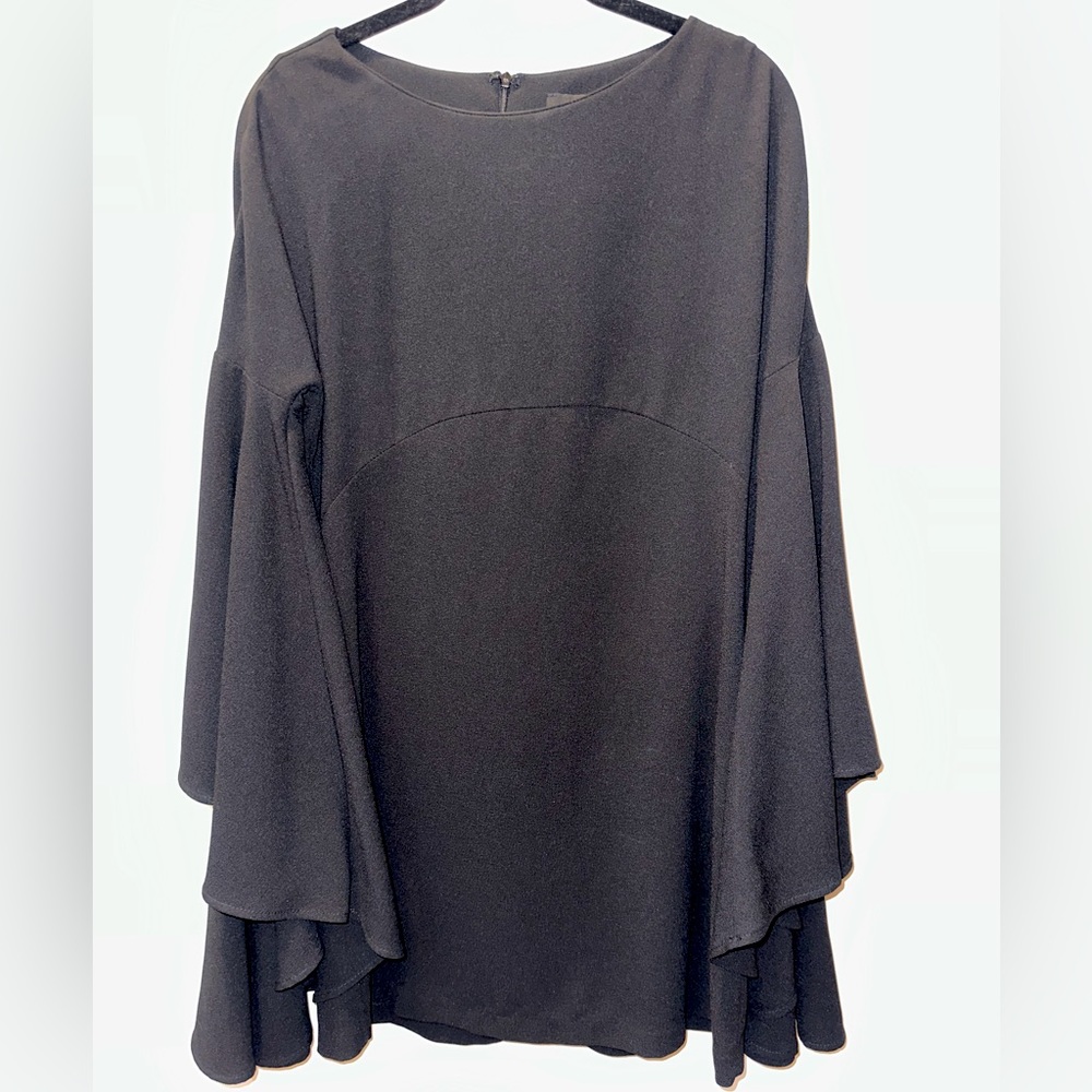 Short party dress with flared long sleeves. Never worn!